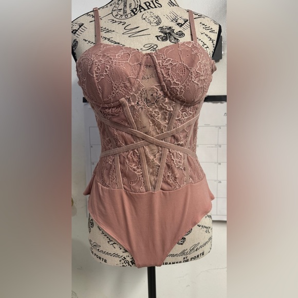 Haute Monde Tops - Haute Monde Lace Bodysuit